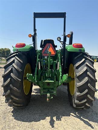 Image of John Deere 6110M equipment image 3