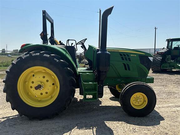 Image of John Deere 6110M equipment image 4