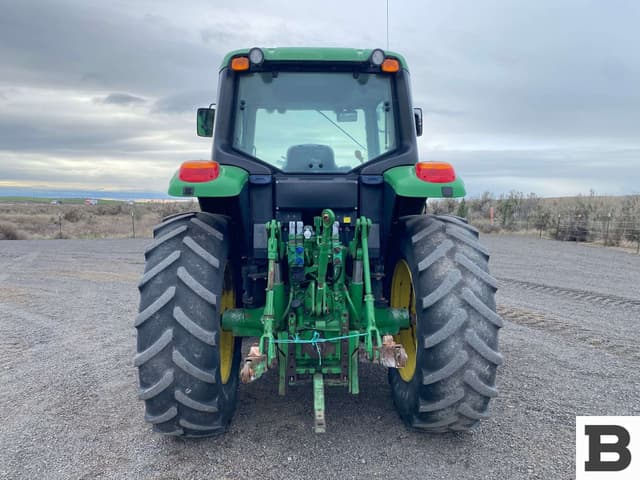 Image of John Deere 6110M equipment image 3