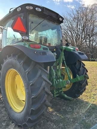 Image of John Deere 6110R equipment image 3