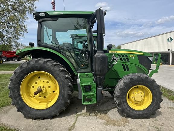 Image of John Deere 6110R equipment image 3