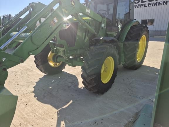 Image of John Deere 6120E equipment image 2