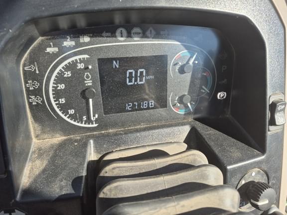 Image of John Deere 6120E equipment image 3