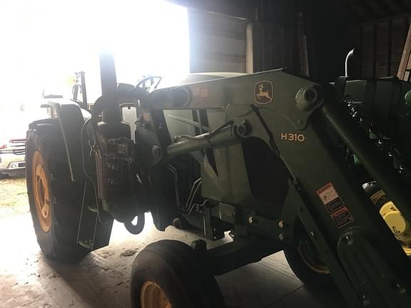 Image of John Deere 6120E equipment image 1