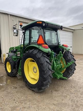 Image of John Deere 6120E equipment image 3