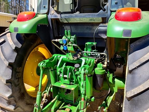 Image of John Deere 6120E equipment image 2
