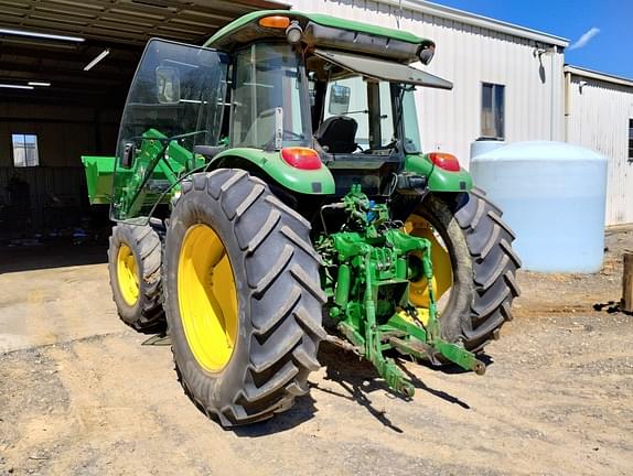 Image of John Deere 6120E equipment image 3