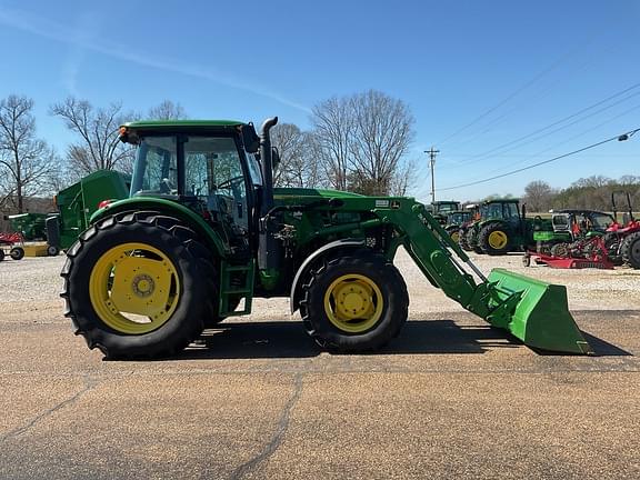 Image of John Deere 6120E equipment image 4