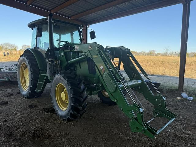 Image of John Deere 6120E equipment image 3