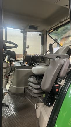 Image of John Deere 6120M equipment image 4