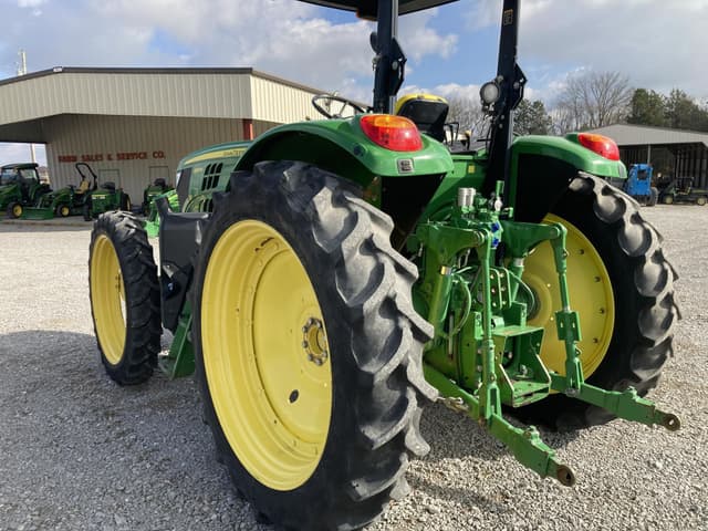 Image of John Deere 6120M equipment image 3