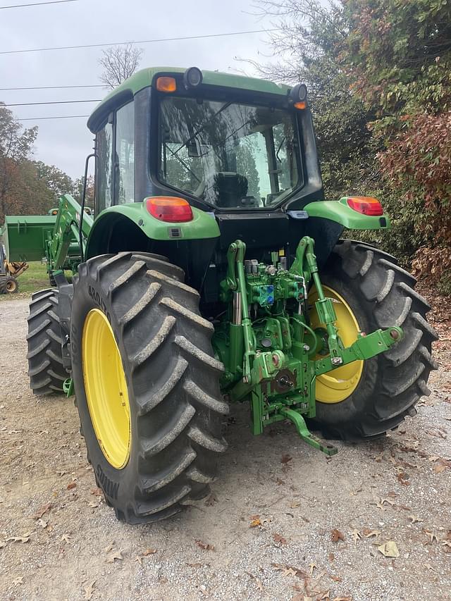 Image of John Deere 6120M equipment image 2