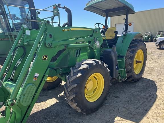 Image of John Deere 6120M equipment image 2