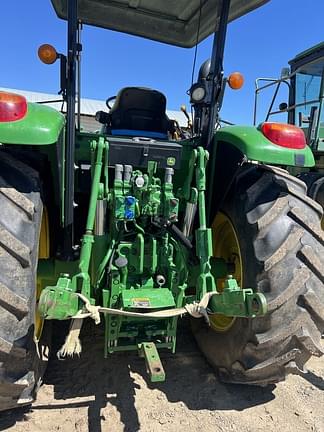 Image of John Deere 6120M equipment image 4