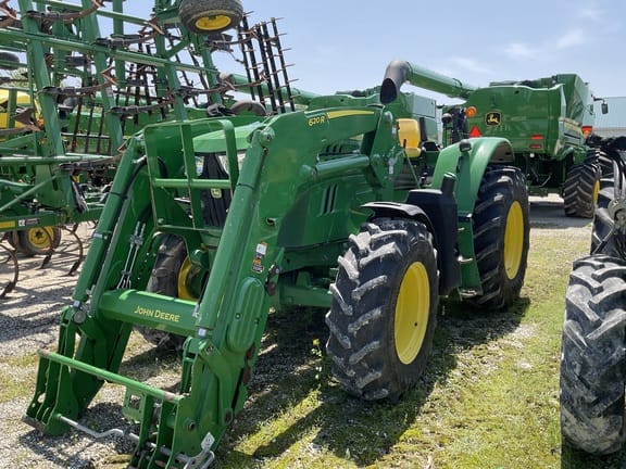 2017 John Deere 6120M Equipment Image0