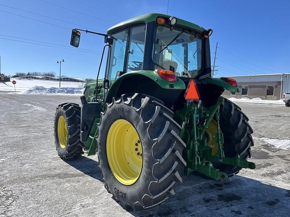 Image of John Deere 6120M equipment image 2