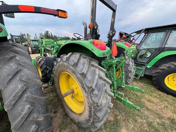Image of John Deere 6130M equipment image 1