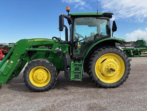 Image of John Deere 6130R equipment image 4