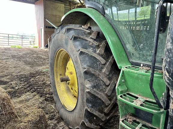 Image of John Deere 6130R equipment image 2