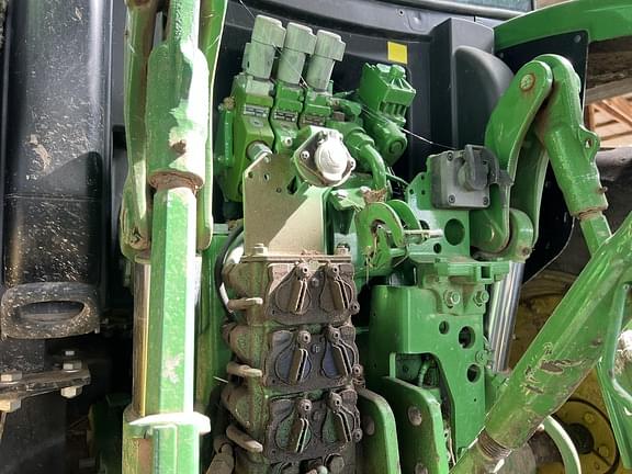 Image of John Deere 6130R equipment image 1