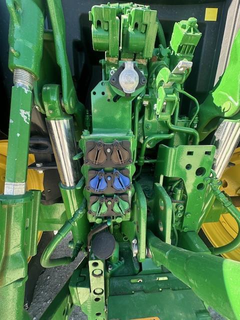Image of John Deere 6130R equipment image 3