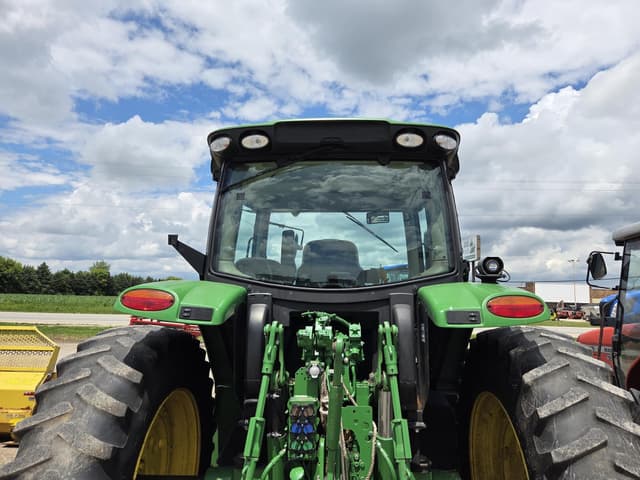 Image of John Deere 6130R equipment image 3