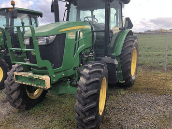 Main image John Deere 6135E