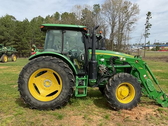 Image of John Deere 6135E equipment image 3