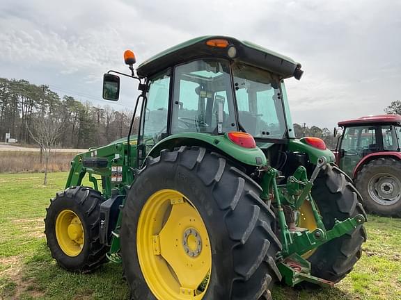 Image of John Deere 6135E equipment image 4