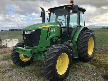 Main image John Deere 6135E