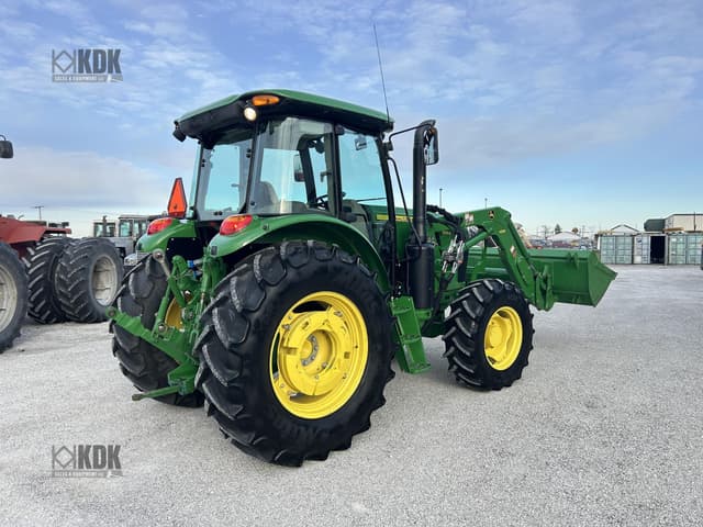 Image of John Deere 6135E equipment image 4