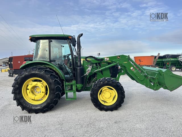 Image of John Deere 6135E equipment image 3