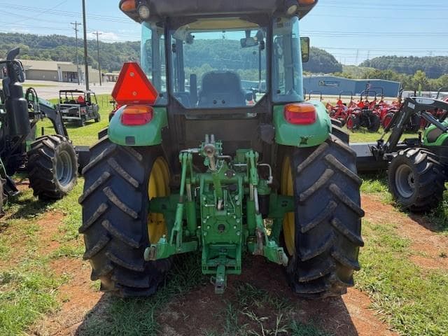 Image of John Deere 6135E equipment image 3