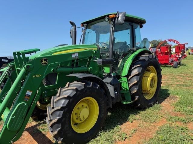 2017 John Deere 6135E Equipment Image0
