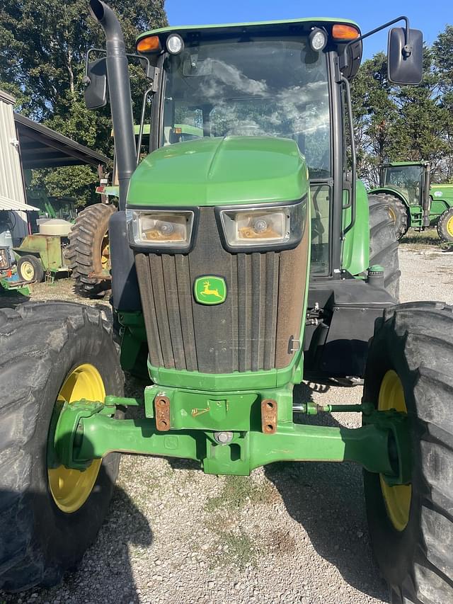 Image of John Deere 6135E equipment image 2