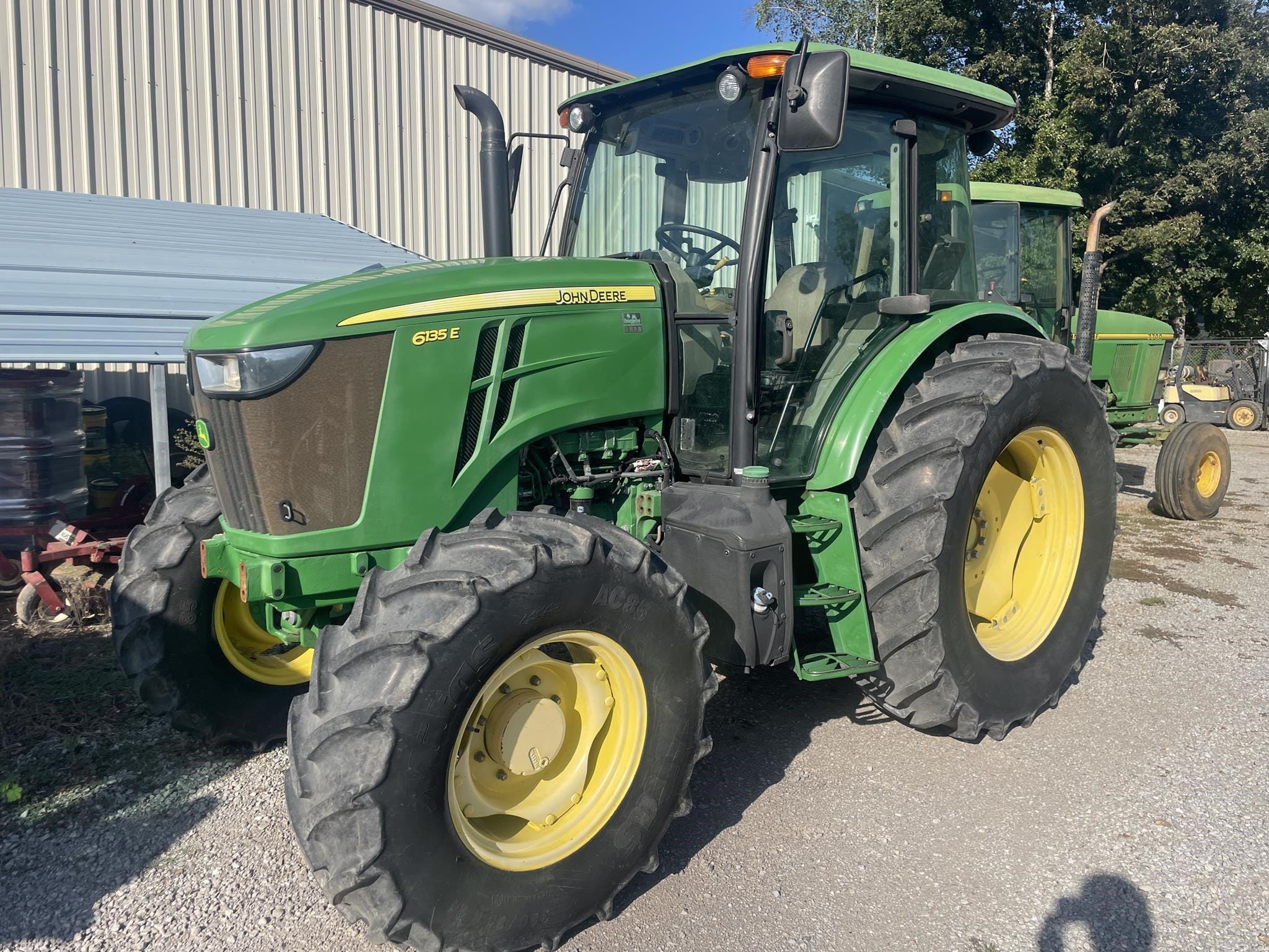 Main image John Deere 6135E