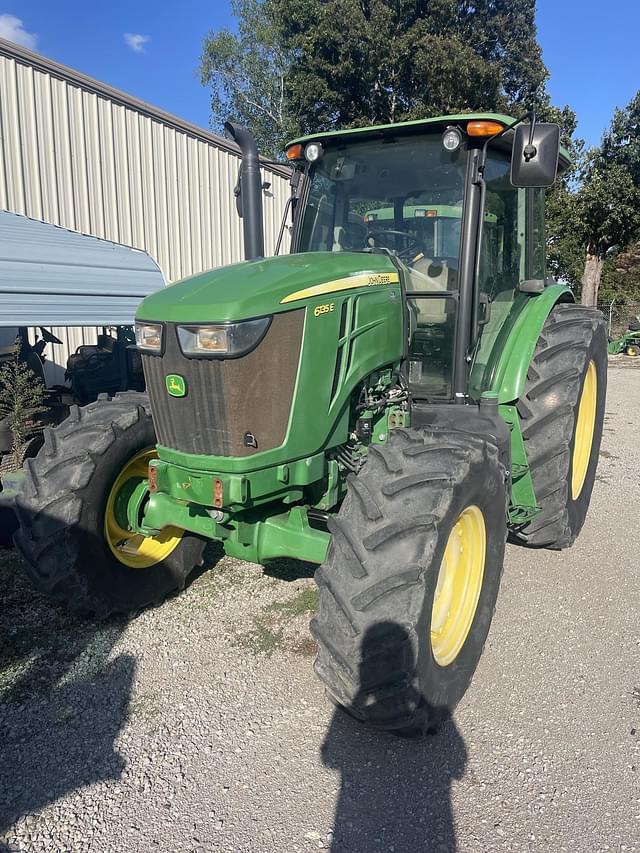 Image of John Deere 6135E equipment image 1