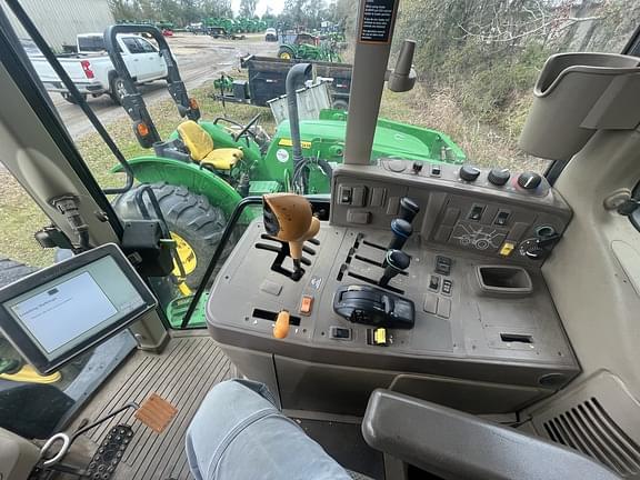 Image of John Deere 6145M equipment image 4