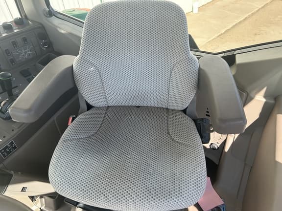 Image of John Deere 6145M equipment image 4