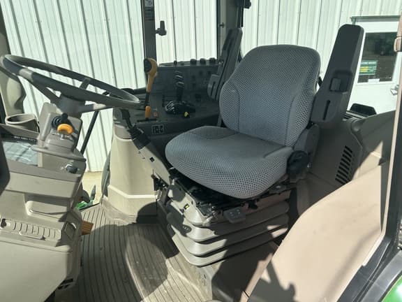 Image of John Deere 6145M equipment image 3