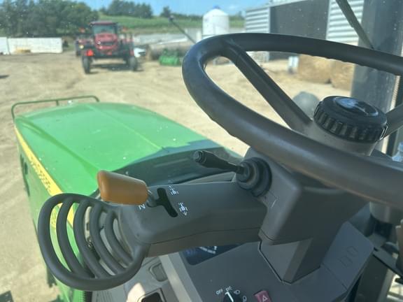 Image of John Deere 6145M equipment image 3