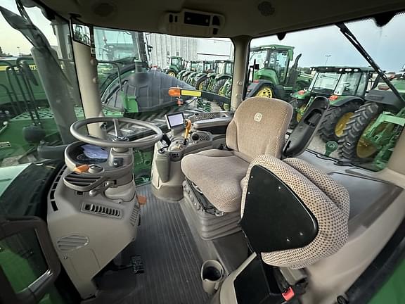 Image of John Deere 6145R equipment image 3