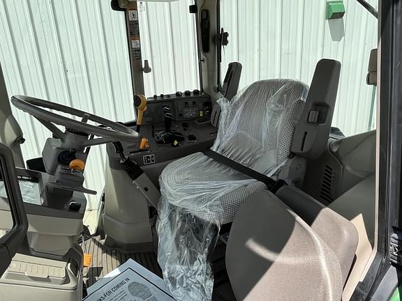 Image of John Deere 6155M equipment image 2
