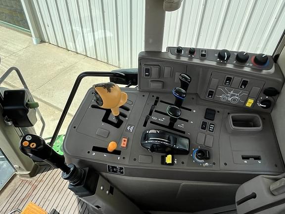 Image of John Deere 6155M equipment image 3