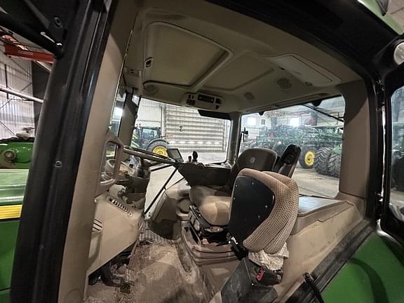 Image of John Deere 6155R equipment image 4