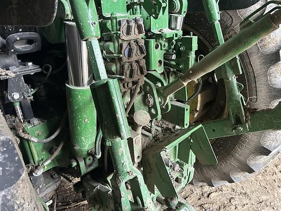 Image of John Deere 6155R equipment image 4