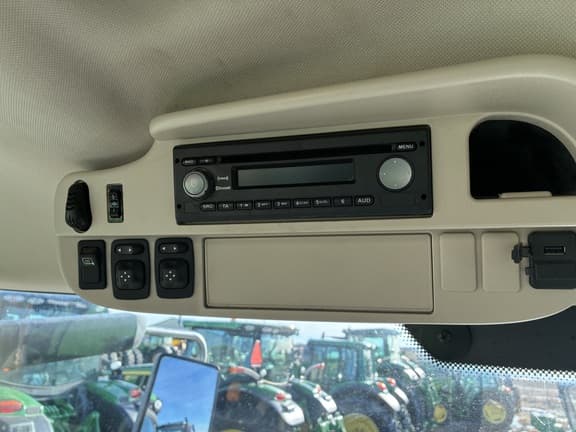 Image of John Deere 6155R equipment image 4