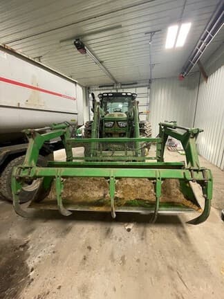 Image of John Deere 6155R equipment image 4