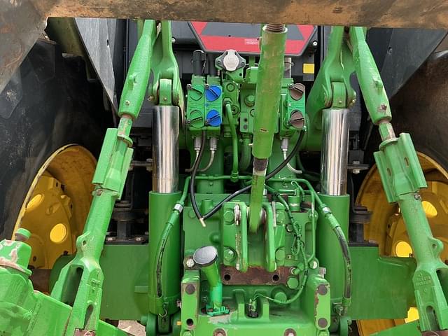 Image of John Deere 6175M equipment image 4