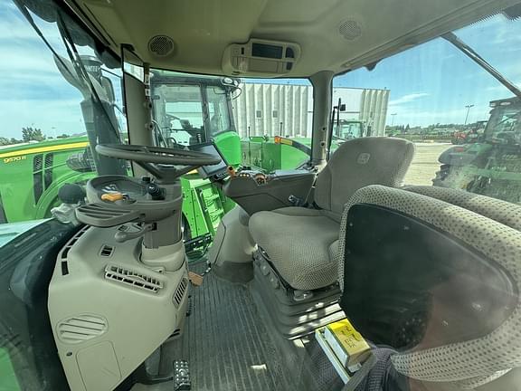 Image of John Deere 6175R equipment image 3